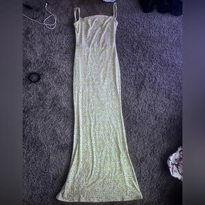size small in womens, forever 21, long beautiful yellowish green backless dress